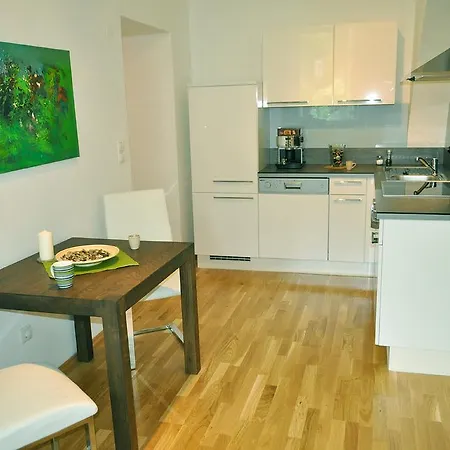 Im Univiertel Mit Garten